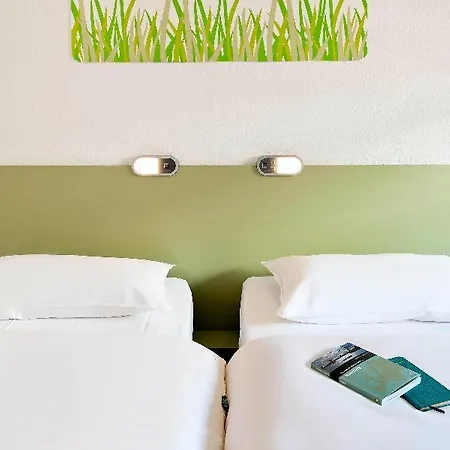Ibis Budget Тарб