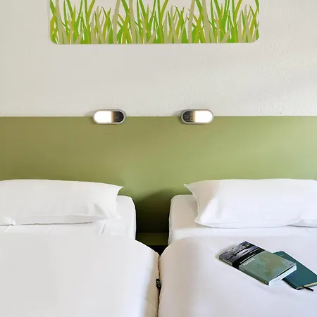 호텔 Ibis Budget 타르브