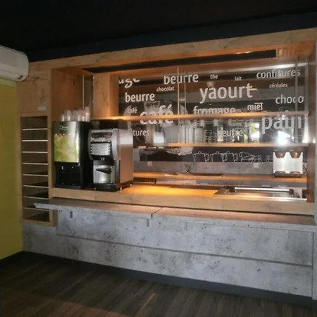 호텔 Ibis Budget 타르브